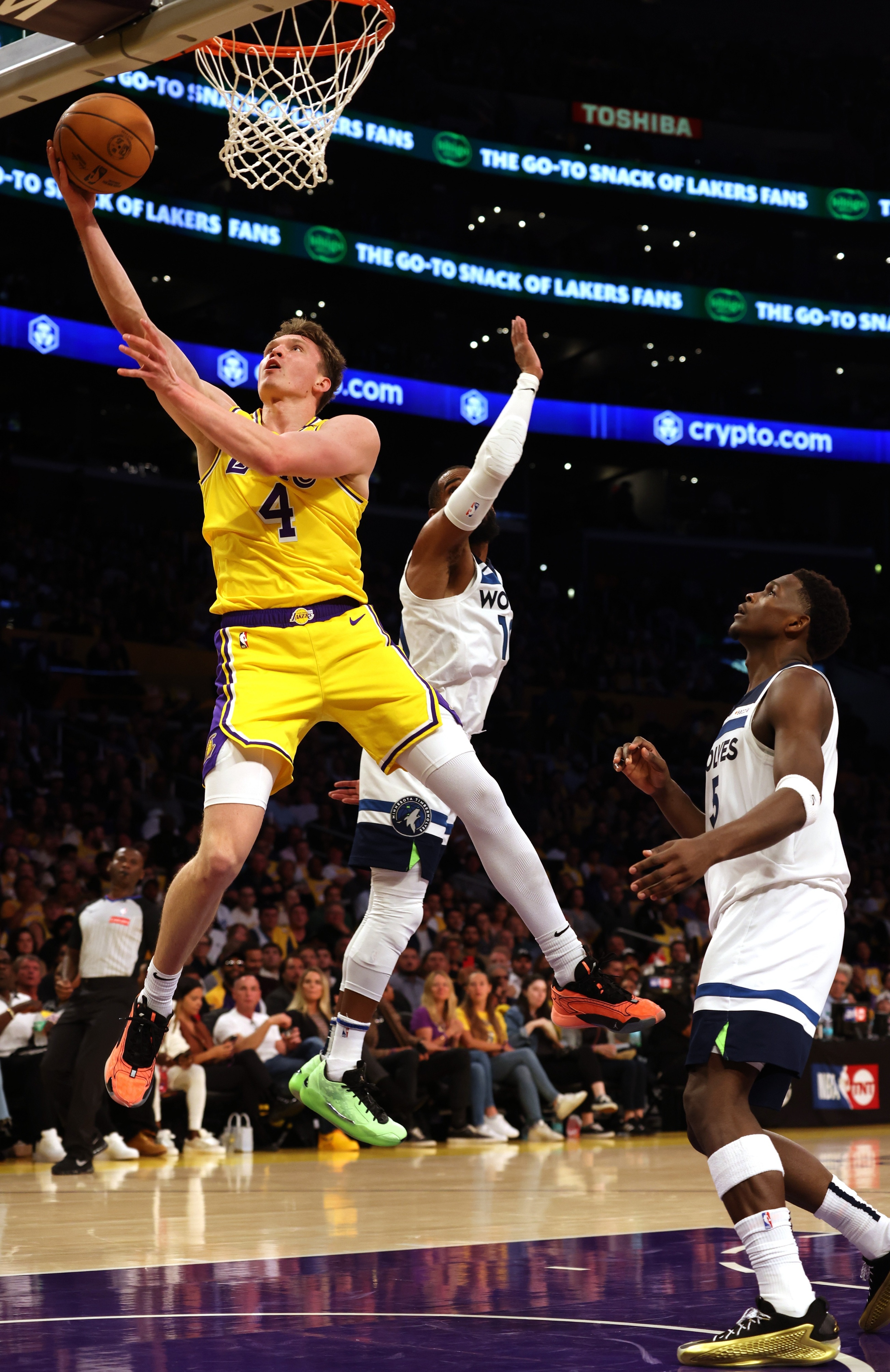 九游体育入口关于加时末段体能课后，明尼苏达森林狼内部沟通备战NBA季后赛，压力陡增，年轻球员得到机会的信息